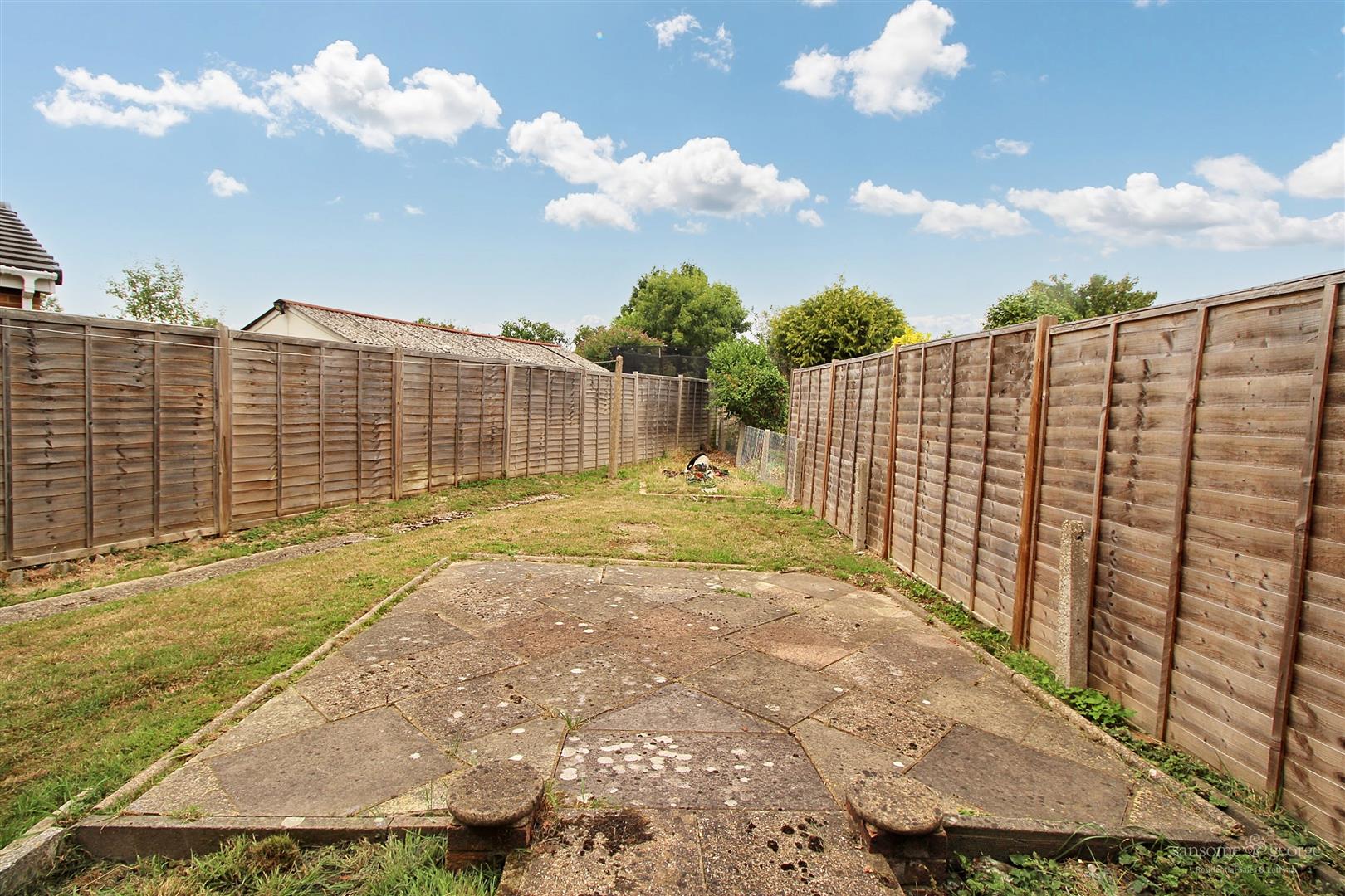 Dee Road, Tilehurst, Reading